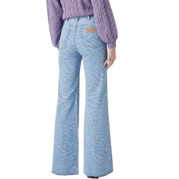 Wrangler Light Wash Meow Laser Tiger Print Wanderer Jeans Womens 26/34 High Rise - Picture 4 of 12